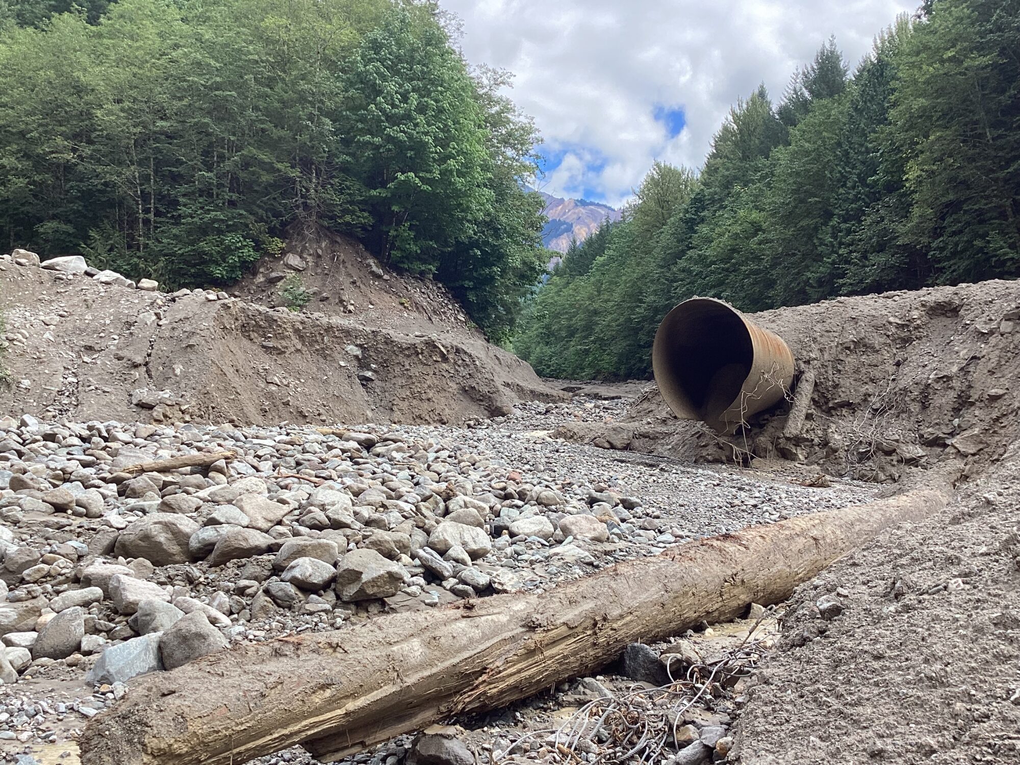 Community Notice: Temporary Closure – Squamish Valley FSR at 21 km (Mud Creek)