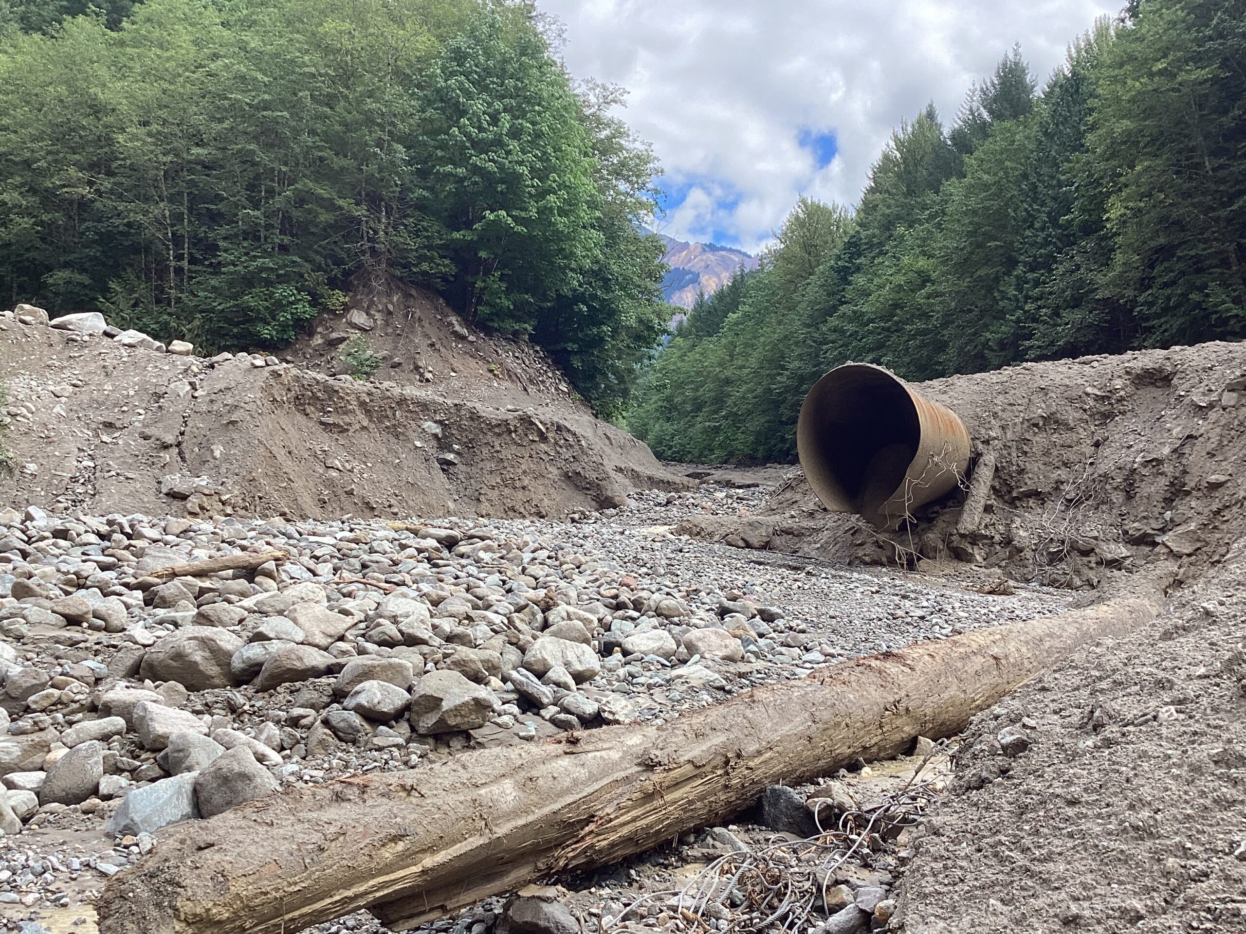 Community Notice: Temporary Closure – Squamish Valley FSR at 21 km (Mud Creek)