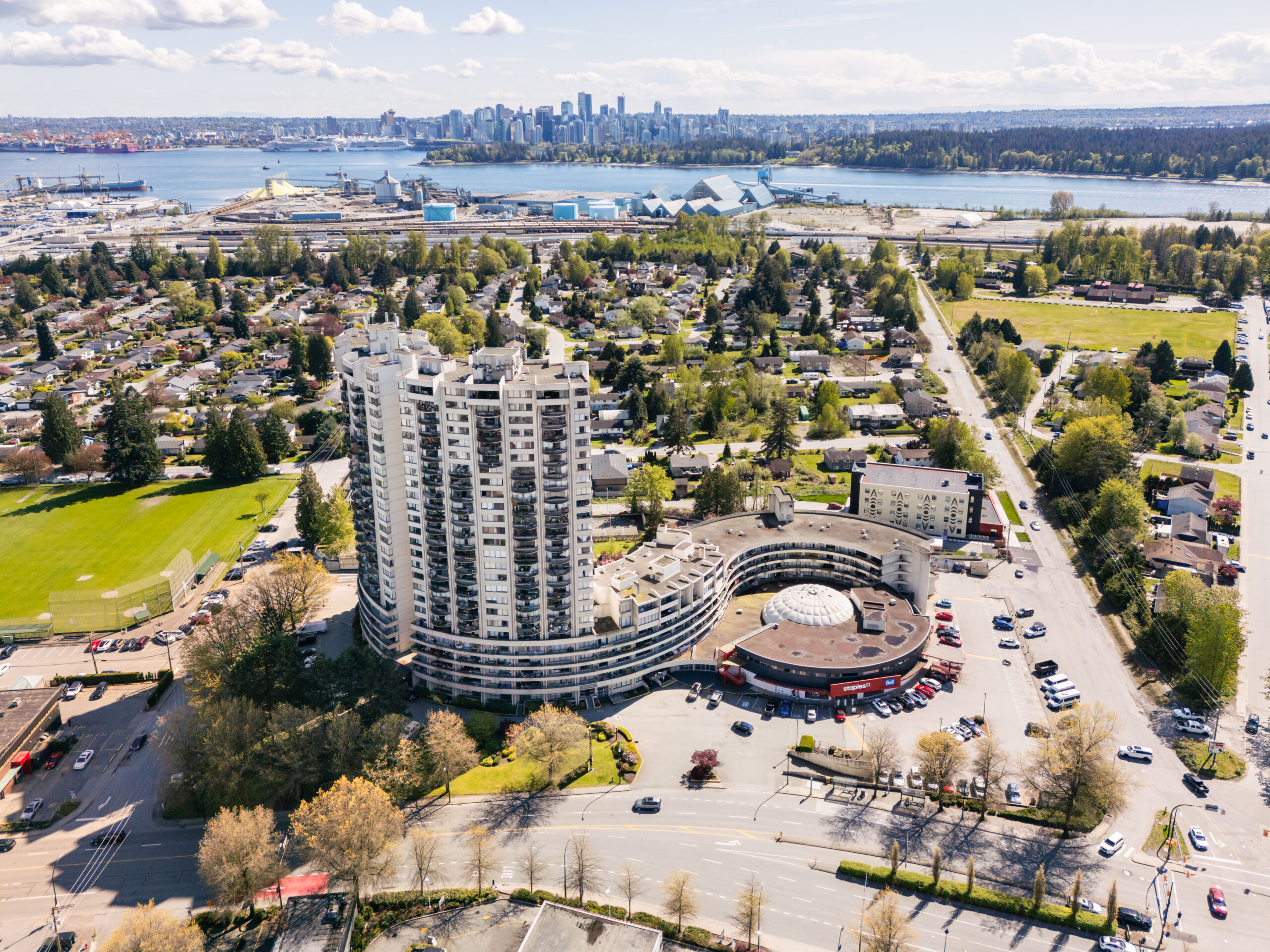 Nch’ḵay̓ Acquires International Plaza on X̱wemelch’stn, Returning Property to Sḵwx̱wú7mesh Ownership